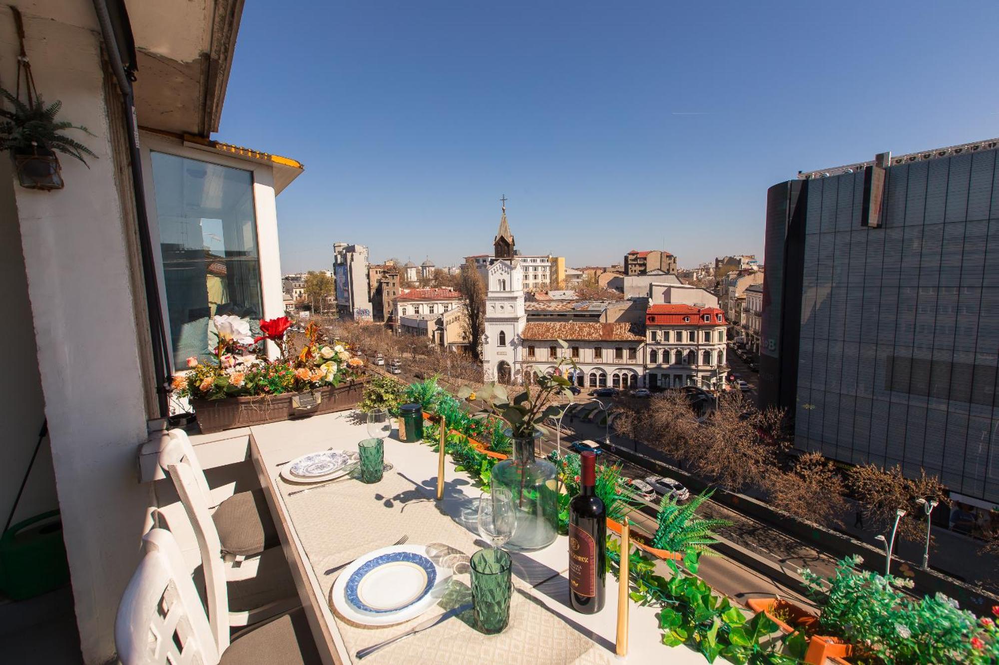 Old Town Apartment With Amazing View From The Balcony Bucharest Exterior photo