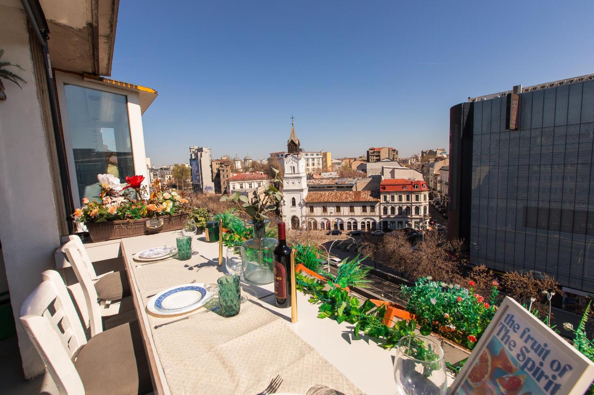 Old Town Apartment With Amazing View From The Balcony Bucharest Exterior photo