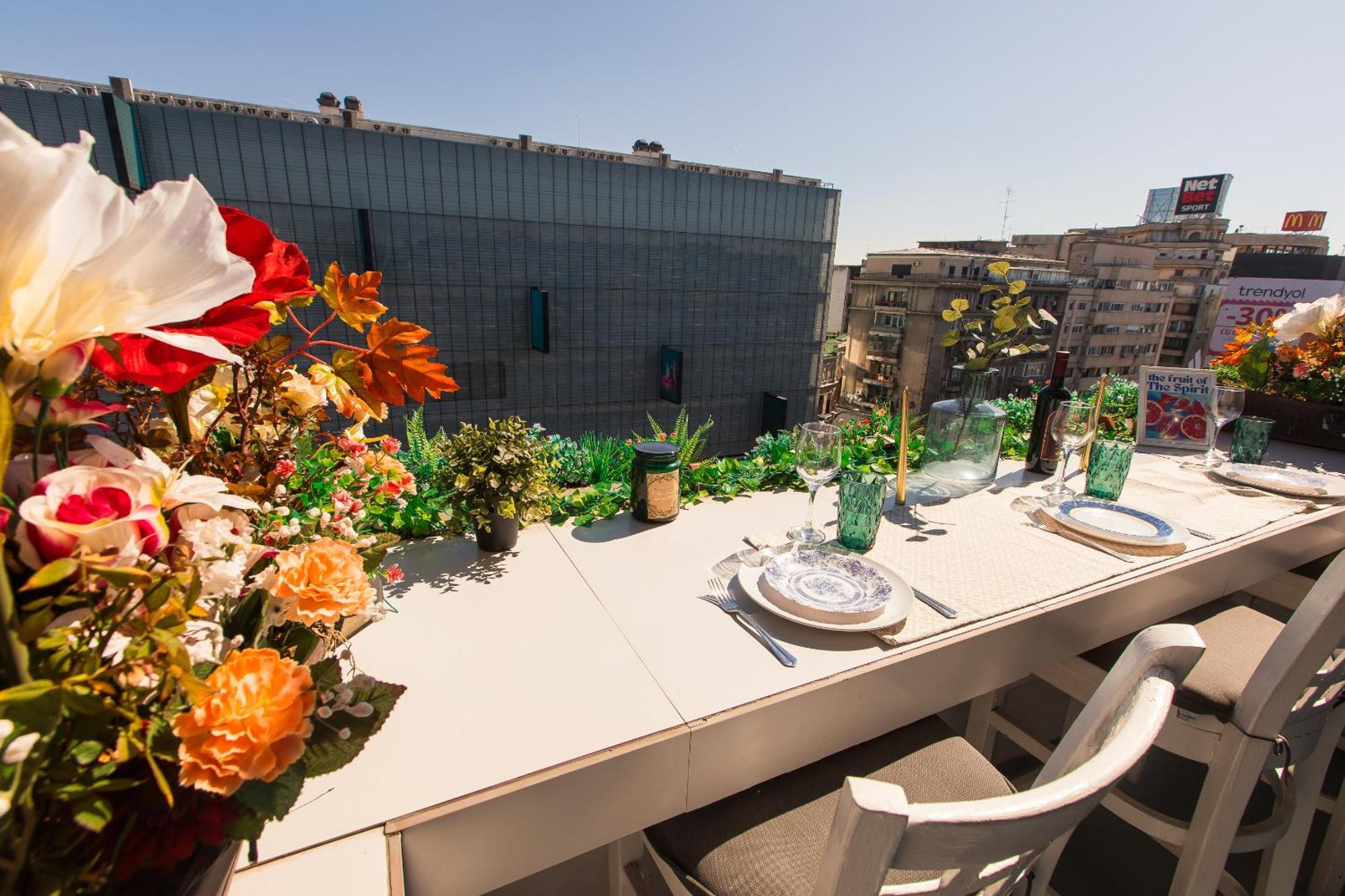 Old Town Apartment With Amazing View From The Balcony Bucharest Exterior photo