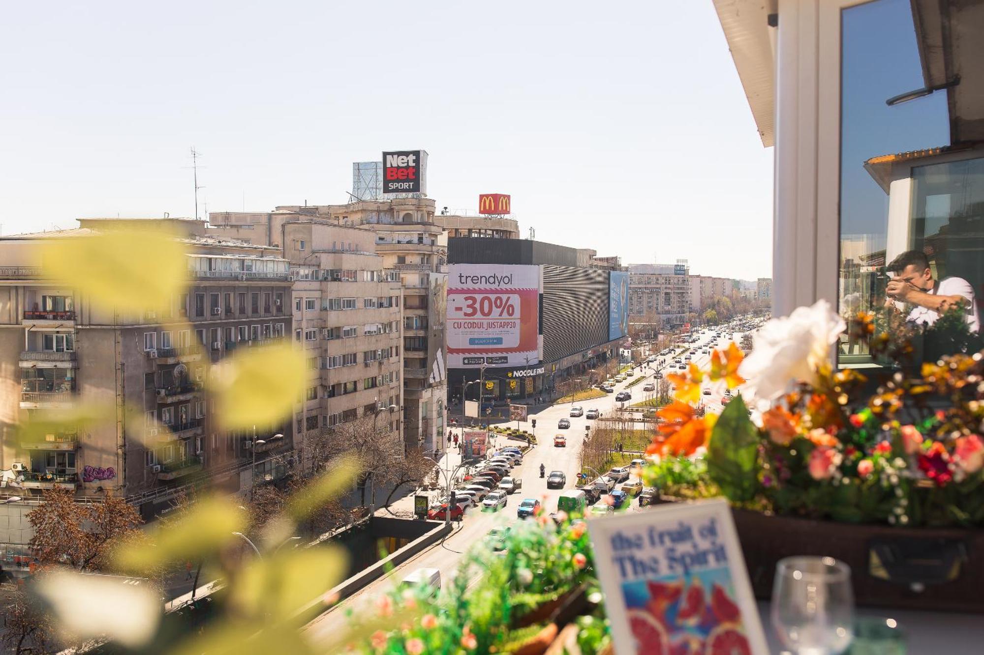 Old Town Apartment With Amazing View From The Balcony Bucharest Exterior photo